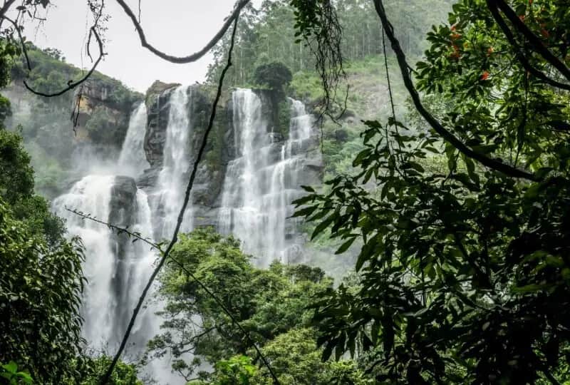 Cascade de Bomburu Ella