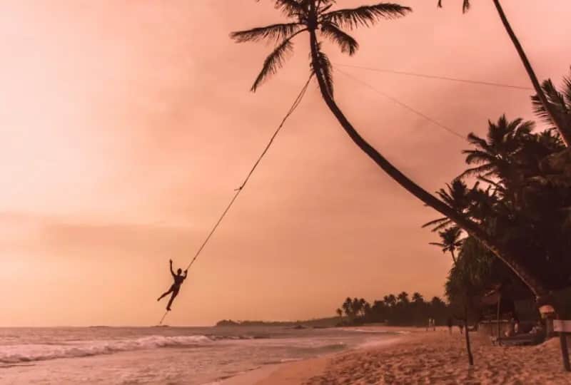 Balançoire de la plage d'Unawatuna
