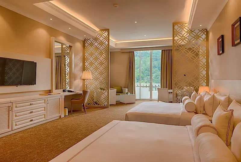 Chambre Premier côté jardin - The Golden Crown Hotel Chambre Premier côté jardin - The Golden Crown Hotel